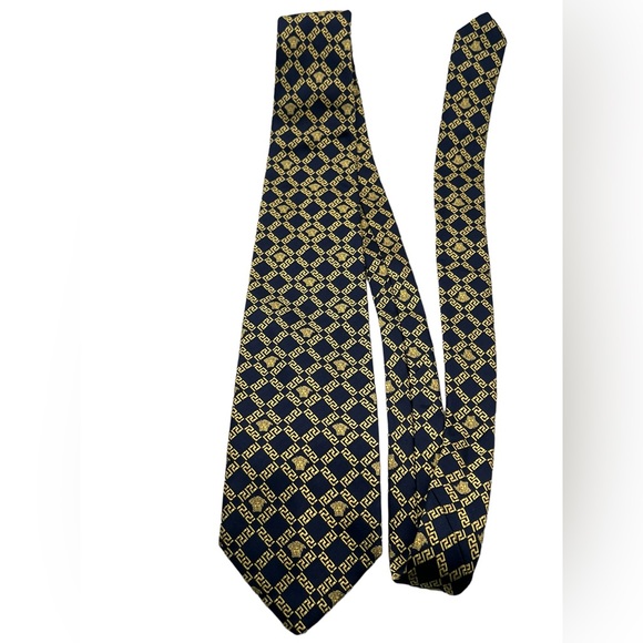 Versace Medusa Head Pattern Navy Blue And Gold Tie Slik Made In Italy - Picture 1 of 6
